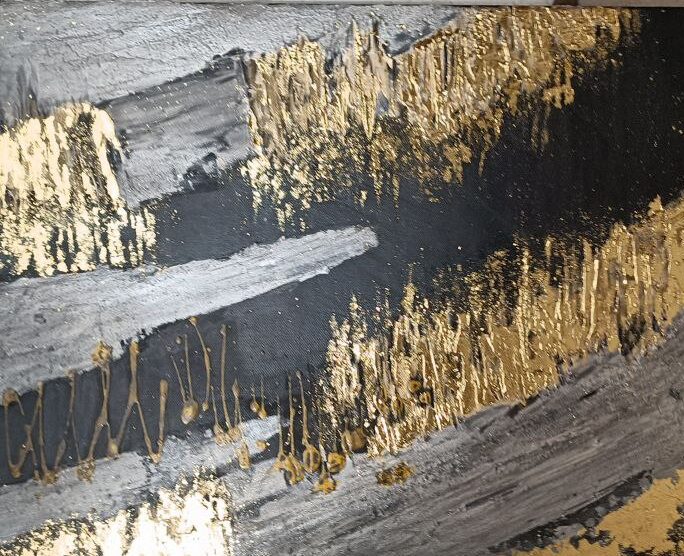 El uso de oro falso en las obras abstractas con textura en acrilico