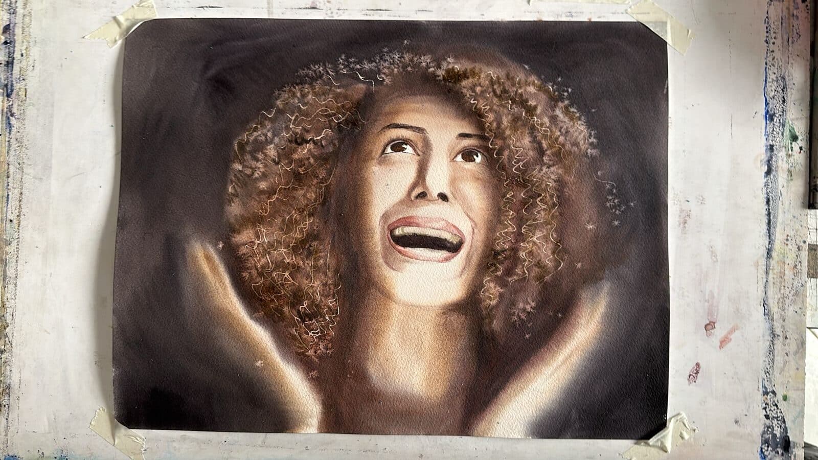 Retrato en escorzo sobre mojado a mano alzada